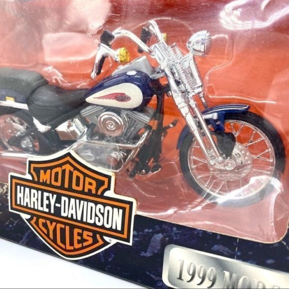 Maisto 1999 Harley Davidson FXSTS Springer Softail Motorcycle Die Cast Series 6 - Picture 3 of 12